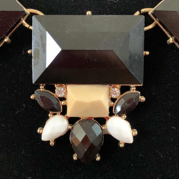 Charming Charlie statement necklace - Picture 3 of 7